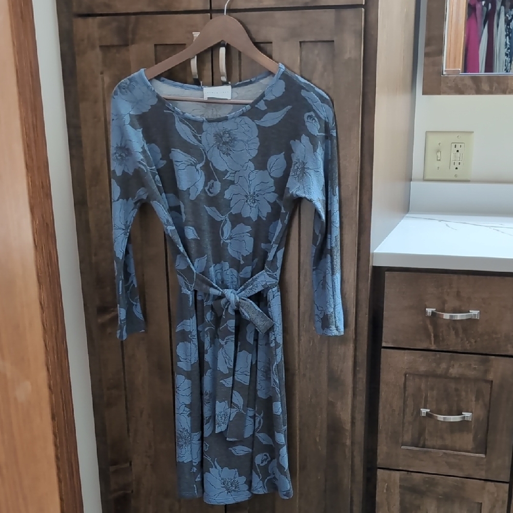 French Grey Long Sleeve Floral Dress in Blue and Gray